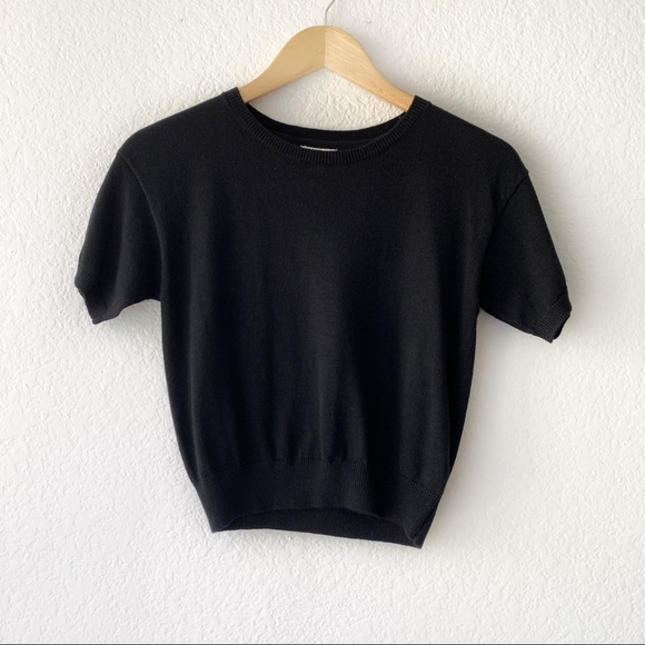 Forever 21 Tops - Forever 21 Black Crew Neck Knit Crop Top